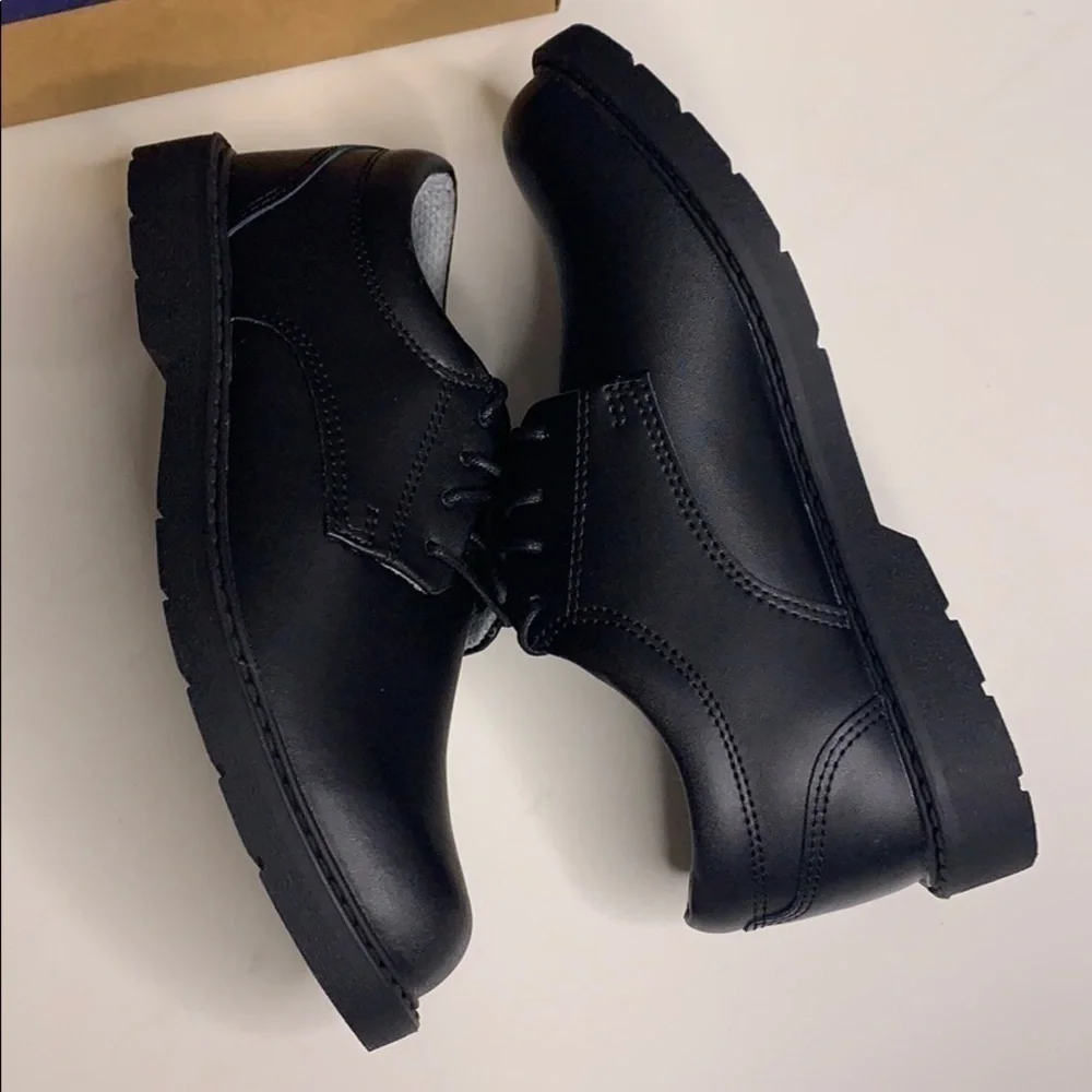New in box school Issue Black Scholar youth dress shoes 3.5